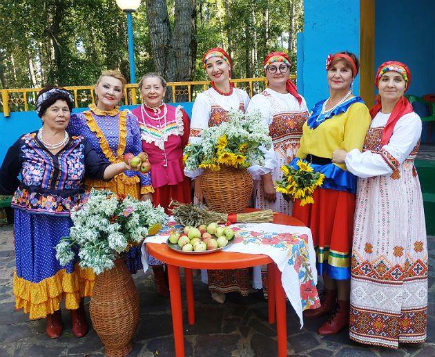 Фольклорный праздник «Яблочный спас»